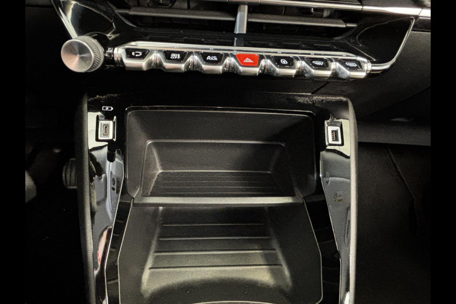 Peugeot 2008 1.2 PureTech Active Navigatie | Cruise control | Android auto / Apple carplay | Parkeersensoren achter