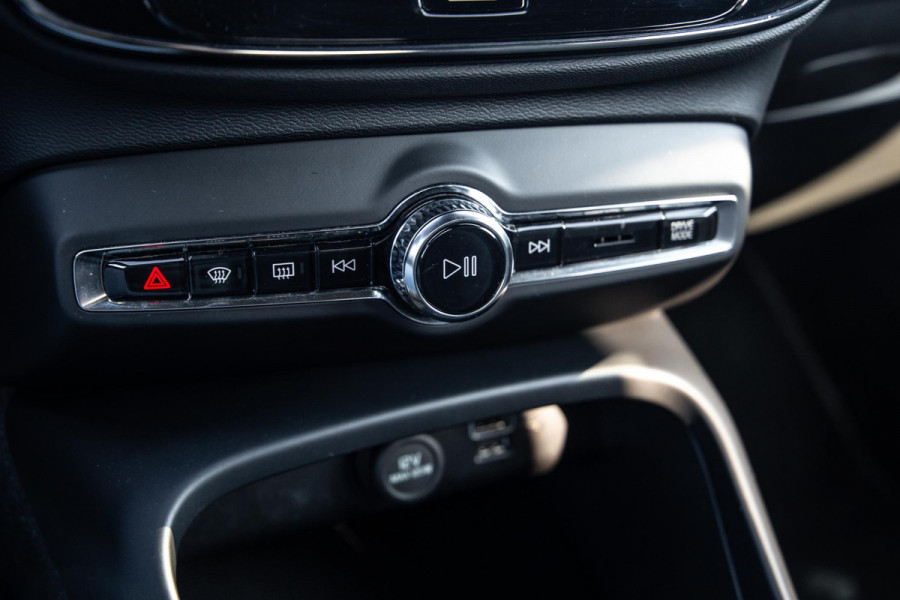 Volvo XC40 1.5 T4 Recharge Inscription CARPLAY / CRUISE CONTROLE / DEALER ONDERHOUDEN / CAMERA