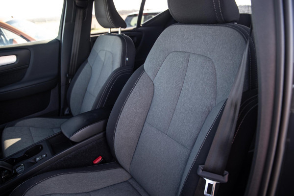 Volvo XC40 1.5 T4 Recharge Inscription CARPLAY / CRUISE CONTROLE / DEALER ONDERHOUDEN / CAMERA