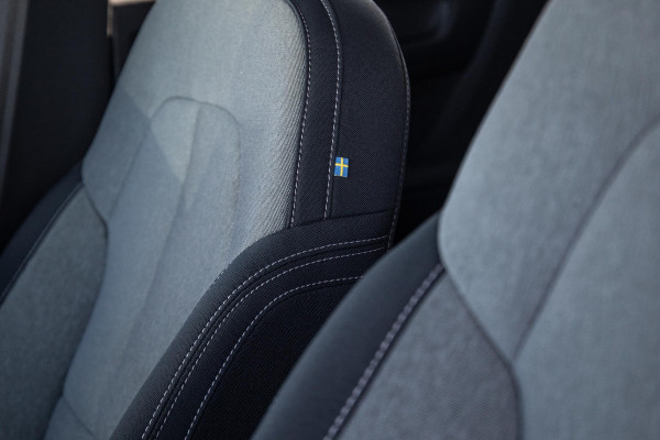 Volvo XC40 1.5 T4 Recharge Inscription CARPLAY / CRUISE CONTROLE / DEALER ONDERHOUDEN / CAMERA