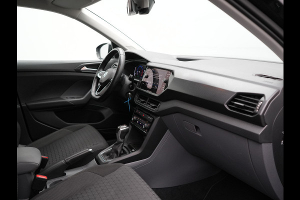 Volkswagen T-Cross 1.0 TSI R-Line 116pk DSG | Adaptive Cruise | Apple Carplay | Voorstoelen Verwarmd | Blis | Virtual Cockpit | Navigatie | DAB |