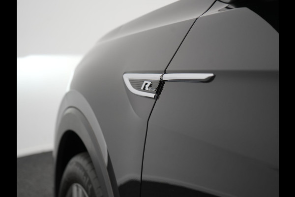 Volkswagen T-Cross 1.0 TSI R-Line 116pk DSG | Adaptive Cruise | Apple Carplay | Voorstoelen Verwarmd | Blis | Virtual Cockpit | Navigatie | DAB |