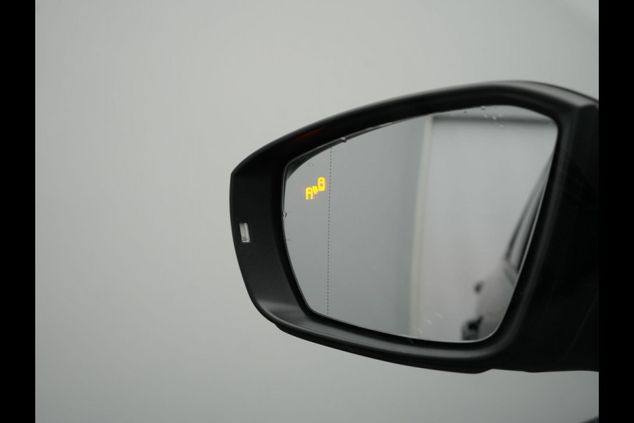 Volkswagen T-Cross 1.0 TSI R-Line 116pk DSG | Adaptive Cruise | Apple Carplay | Voorstoelen Verwarmd | Blis | Virtual Cockpit | Navigatie | DAB |