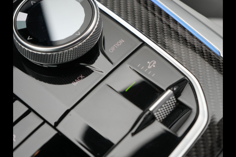 BMW X5 xDrive50e M Sport PHEV 490pk Dealer O.H. | Panodak | Luchtvering | Adaptive Cruise | Head Up | 360 Camera | Harman / Kardon | Lederen Sportstoelen Memory & Verwarmd | Sfeerverlichting | Apple Carplay | Keyless | Blis | 20"L.M | Plug