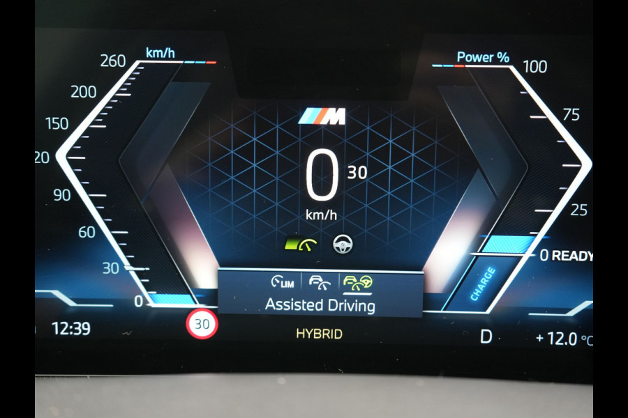 BMW X5 xDrive50e M Sport PHEV 490pk Dealer O.H. | Panodak | Luchtvering | Adaptive Cruise | Head Up | 360 Camera | Harman / Kardon | Lederen Sportstoelen Memory & Verwarmd | Sfeerverlichting | Apple Carplay | Keyless | Blis | 20"L.M | Plug