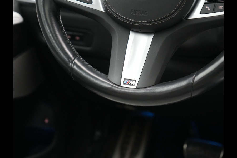 BMW X5 xDrive50e M Sport PHEV 490pk Dealer O.H. | Panodak | Luchtvering | Adaptive Cruise | Head Up | 360 Camera | Harman / Kardon | Lederen Sportstoelen Memory & Verwarmd | Sfeerverlichting | Apple Carplay | Keyless | Blis | 20"L.M | Plug
