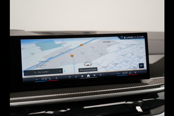 BMW X5 xDrive50e M Sport PHEV 490pk Dealer O.H. | Panodak | Luchtvering | Adaptive Cruise | Head Up | 360 Camera | Harman / Kardon | Lederen Sportstoelen Memory & Verwarmd | Sfeerverlichting | Apple Carplay | Keyless | Blis | 20"L.M | Plug