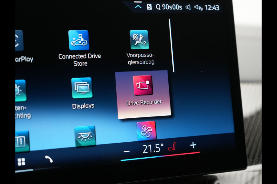 BMW X5 xDrive50e M Sport PHEV 490pk Dealer O.H. | Panodak | Luchtvering | Adaptive Cruise | Head Up | 360 Camera | Harman / Kardon | Lederen Sportstoelen Memory & Verwarmd | Sfeerverlichting | Apple Carplay | Keyless | Blis | 20"L.M | Plug