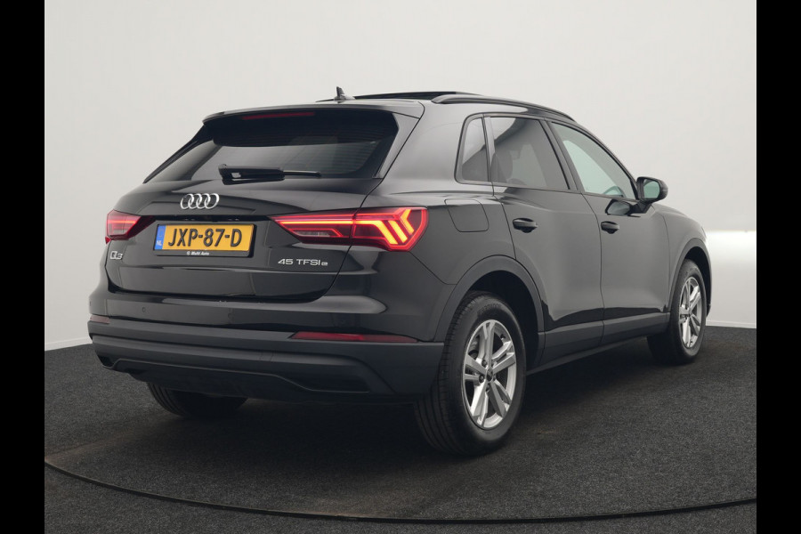 Audi Q3 45 TFSI e Plug In Hybrid 245pk Dealer O.H. PHEV | Trekhaak Af Fabriek | Panodak | Camera | Alcantara Sportstoelen Verwarmd | Apple Carplay | Keyless | Blis | LED Koplampen | Virtual | Navigatie | DAB |