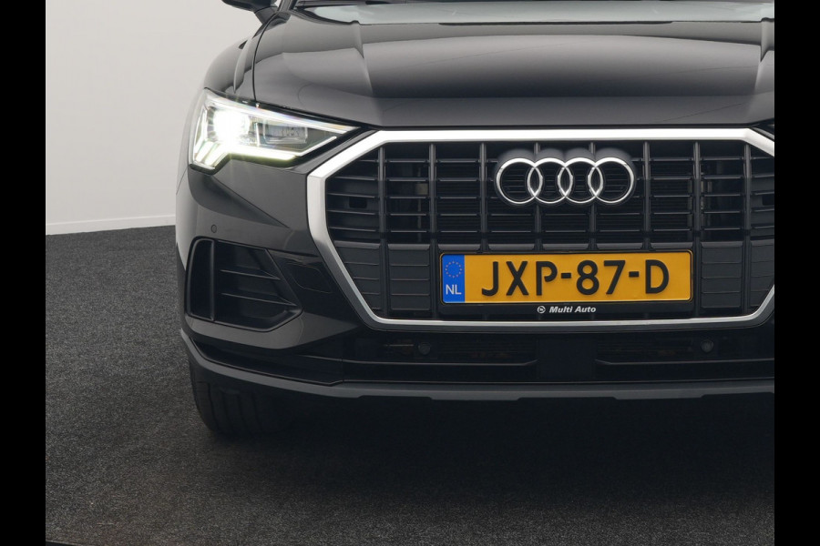 Audi Q3 45 TFSI e Plug In Hybrid 245pk Dealer O.H. PHEV | Trekhaak Af Fabriek | Panodak | Camera | Alcantara Sportstoelen Verwarmd | Apple Carplay | Keyless | Blis | LED Koplampen | Virtual | Navigatie | DAB |