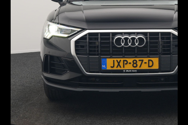 Audi Q3 45 TFSI e Plug In Hybrid 245pk Dealer O.H. PHEV | Trekhaak Af Fabriek | Panodak | Camera | Alcantara Sportstoelen Verwarmd | Apple Carplay | Keyless | Blis | LED Koplampen | Virtual | Navigatie | DAB |