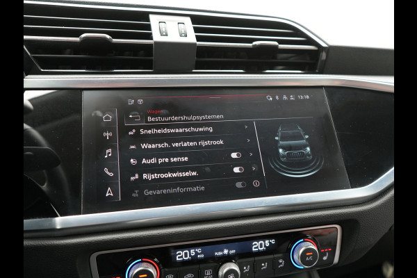 Audi Q3 45 TFSI e Plug In Hybrid 245pk Dealer O.H. PHEV | Trekhaak Af Fabriek | Panodak | Camera | Alcantara Sportstoelen Verwarmd | Apple Carplay | Keyless | Blis | LED Koplampen | Virtual | Navigatie | DAB |