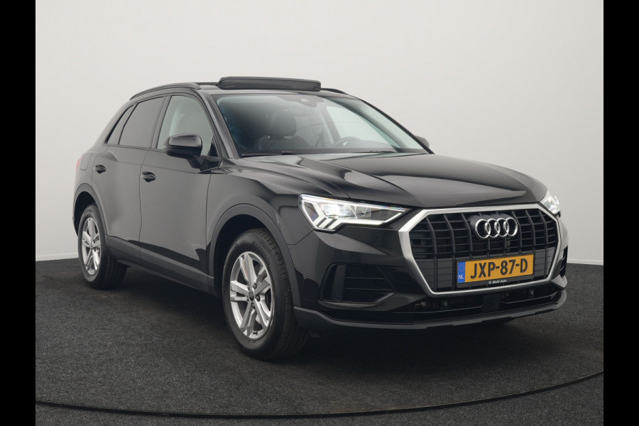Audi Q3 45 TFSI e Plug In Hybrid 245pk Dealer O.H. PHEV | Trekhaak Af Fabriek | Panodak | Camera | Alcantara Sportstoelen Verwarmd | Apple Carplay | Keyless | Blis | LED Koplampen | Virtual | Navigatie | DAB |