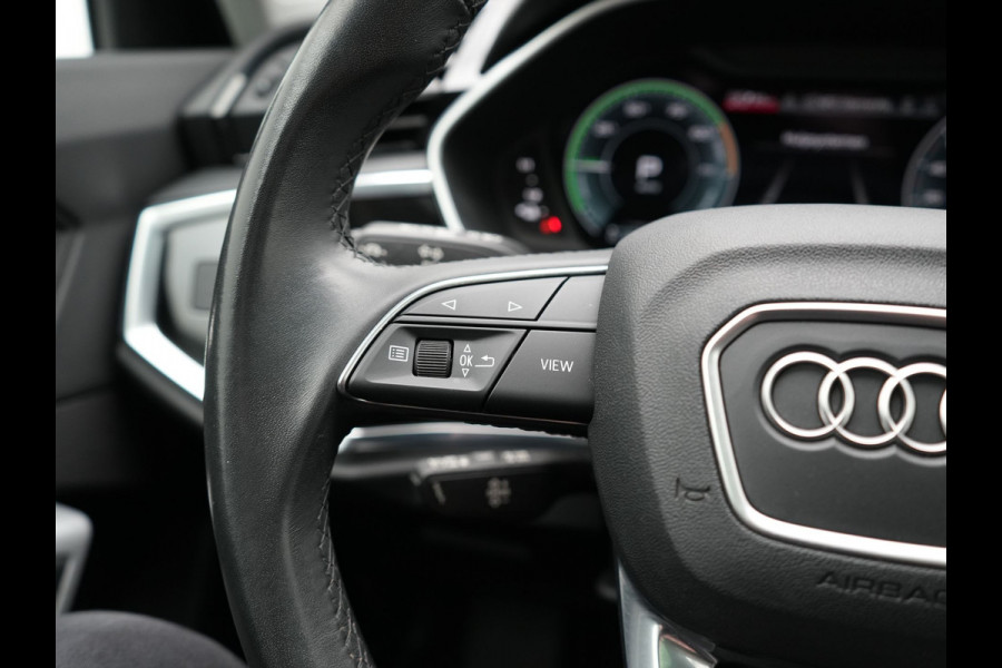 Audi Q3 45 TFSI e Plug In Hybrid 245pk Dealer O.H. PHEV | Trekhaak Af Fabriek | Panodak | Camera | Alcantara Sportstoelen Verwarmd | Apple Carplay | Keyless | Blis | LED Koplampen | Virtual | Navigatie | DAB |