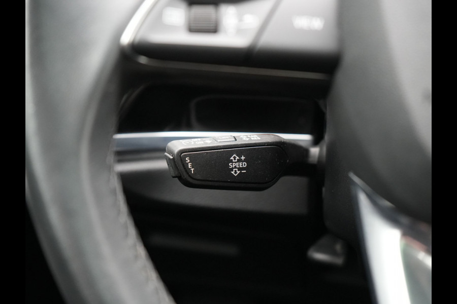 Audi Q3 45 TFSI e Plug In Hybrid 245pk Dealer O.H. PHEV | Trekhaak Af Fabriek | Panodak | Camera | Alcantara Sportstoelen Verwarmd | Apple Carplay | Keyless | Blis | LED Koplampen | Virtual | Navigatie | DAB |