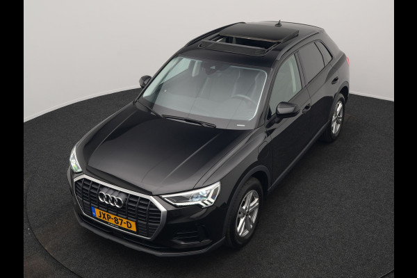 Audi Q3 45 TFSI e Plug In Hybrid 245pk Dealer O.H. PHEV | Trekhaak Af Fabriek | Panodak | Camera | Alcantara Sportstoelen Verwarmd | Apple Carplay | Keyless | Blis | LED Koplampen | Virtual | Navigatie | DAB |