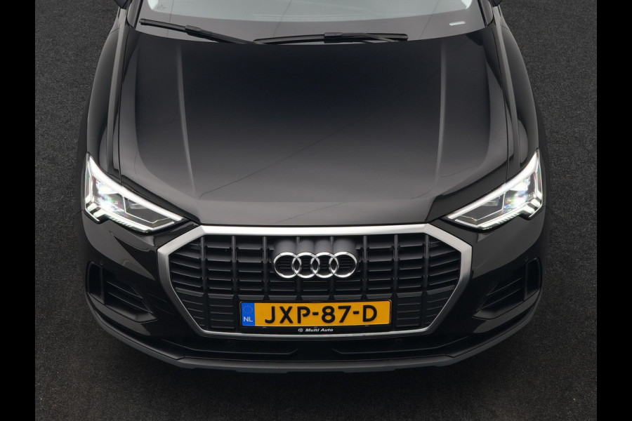 Audi Q3 45 TFSI e Plug In Hybrid 245pk Dealer O.H. PHEV | Trekhaak Af Fabriek | Panodak | Camera | Alcantara Sportstoelen Verwarmd | Apple Carplay | Keyless | Blis | LED Koplampen | Virtual | Navigatie | DAB |