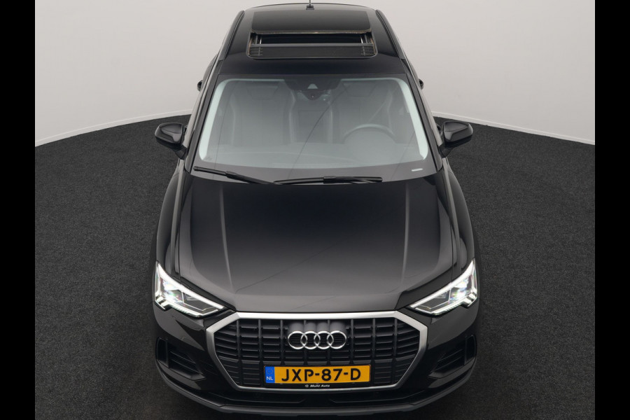 Audi Q3 45 TFSI e Plug In Hybrid 245pk Dealer O.H. PHEV | Trekhaak Af Fabriek | Panodak | Camera | Alcantara Sportstoelen Verwarmd | Apple Carplay | Keyless | Blis | LED Koplampen | Virtual | Navigatie | DAB |