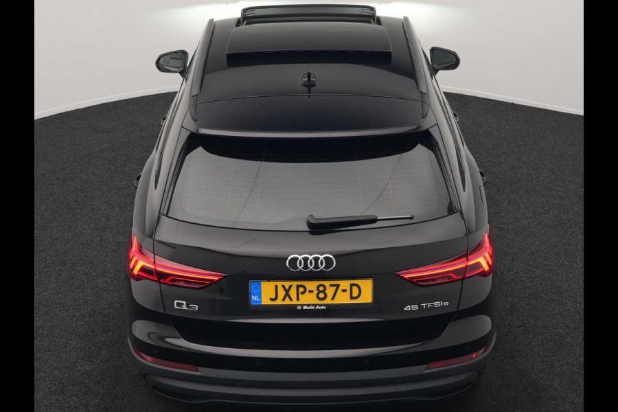 Audi Q3 45 TFSI e Plug In Hybrid 245pk Dealer O.H. PHEV | Trekhaak Af Fabriek | Panodak | Camera | Alcantara Sportstoelen Verwarmd | Apple Carplay | Keyless | Blis | LED Koplampen | Virtual | Navigatie | DAB |