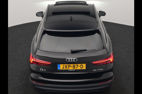 Audi Q3 45 TFSI e Plug In Hybrid 245pk Dealer O.H. PHEV | Trekhaak Af Fabriek | Panodak | Camera | Alcantara Sportstoelen Verwarmd | Apple Carplay | Keyless | Blis | LED Koplampen | Virtual | Navigatie | DAB |