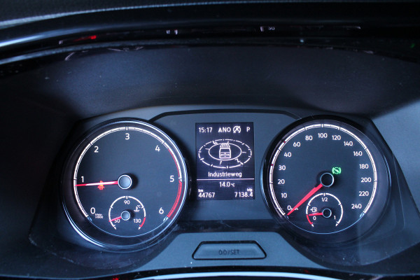 Volkswagen Transporter 2.0 TDI 150pk DSG7 L2H1 Dubbel Cabine Comfortline NL-Auto NAP Airco Cruise Navi Camera 17"LMV Voorruitverwarming Trekhaak 2500kg