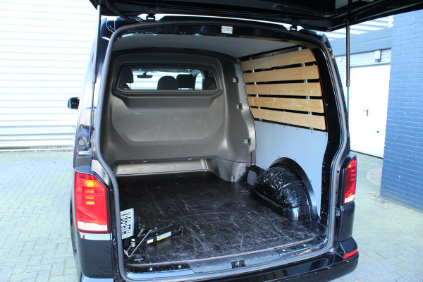 Volkswagen Transporter 2.0 TDI 150pk DSG7 L2H1 Dubbel Cabine Comfortline NL-Auto NAP Airco Cruise Navi Camera 17"LMV Voorruitverwarming Trekhaak 2500kg