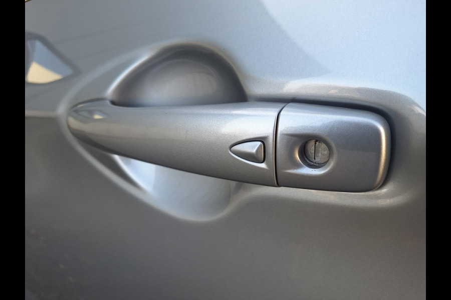 Nissan QASHQAI 1.3 DIG-T Tekna DCT Automaat | Panodak | Trekhaak | LED | 360Cam | Climate | Navi  | All Season banden |