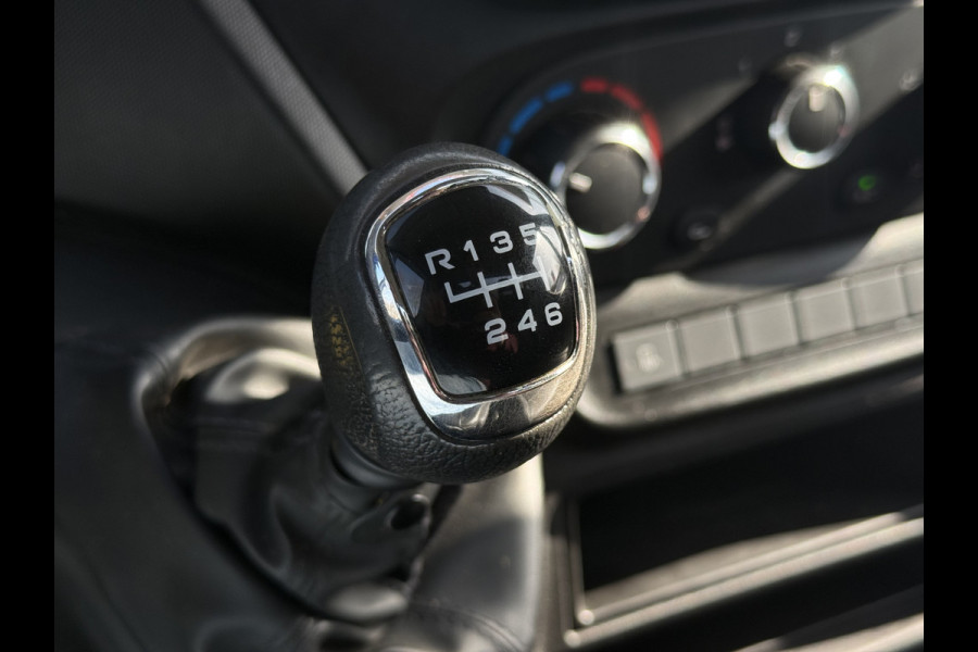 Iveco Daily 35C16 2.3 300 Kipper | Dubbellucht | Trekhaak | Leder | Opbergkist | Airco | Cruisec.