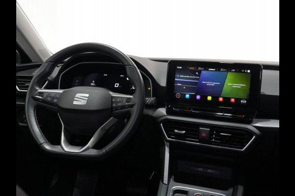 Seat Leon Sportstourer 1.5 eTSI 150pk DSG Style Business Intense Trekhaak Navigatie Camera Parkass. Android/Carplay