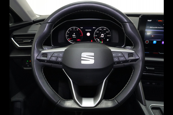 Seat Leon Sportstourer 1.5 eTSI 150pk DSG Style Business Intense Trekhaak Navigatie Camera Parkass. Android/Carplay