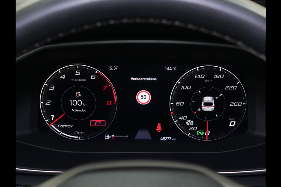 Seat Leon Sportstourer 1.5 eTSI 150pk DSG Style Business Intense Trekhaak Navigatie Camera Parkass. Android/Carplay