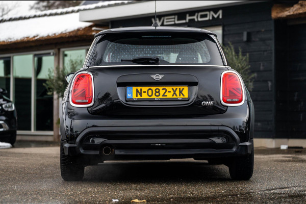 MINI Mini 1.5 One Essential I NAP I Navigatie I Climate I Cruise I Dealeronderhouden I 1e Eigenaar I BTW Auto