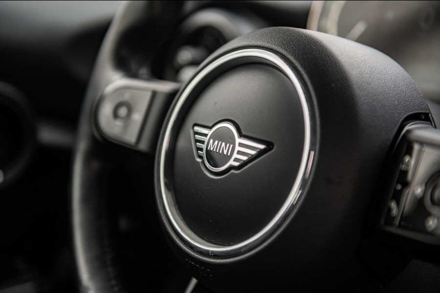 MINI Mini 1.5 One Essential I NAP I Navigatie I Climate I Cruise I Dealeronderhouden I 1e Eigenaar I BTW Auto
