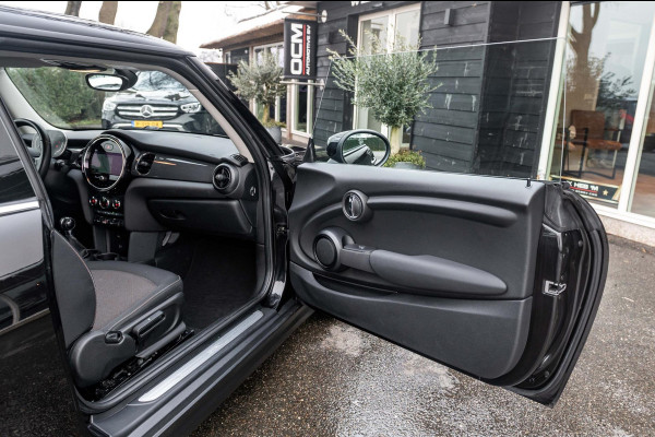 MINI Mini 1.5 One Essential I NAP I Navigatie I Climate I Cruise I Dealeronderhouden I 1e Eigenaar I BTW Auto