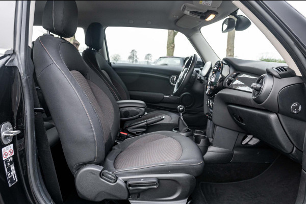 MINI Mini 1.5 One Essential I NAP I Navigatie I Climate I Cruise I Dealeronderhouden I 1e Eigenaar I BTW Auto