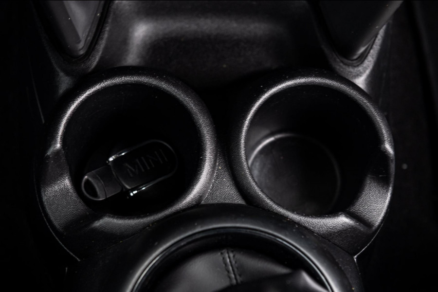 MINI Mini 1.5 One Essential I NAP I Navigatie I Climate I Cruise I Dealeronderhouden I 1e Eigenaar I BTW Auto