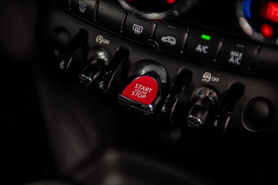 MINI Mini 1.5 One Essential I NAP I Navigatie I Climate I Cruise I Dealeronderhouden I 1e Eigenaar I BTW Auto