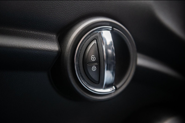 MINI Mini 1.5 One Essential I NAP I Navigatie I Climate I Cruise I Dealeronderhouden I 1e Eigenaar I BTW Auto