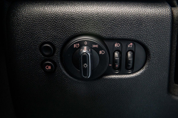 MINI Mini 1.5 One Essential I NAP I Navigatie I Climate I Cruise I Dealeronderhouden I 1e Eigenaar I BTW Auto