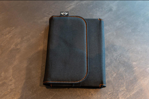 MINI Mini 1.5 One Essential I NAP I Navigatie I Climate I Cruise I Dealeronderhouden I 1e Eigenaar I BTW Auto