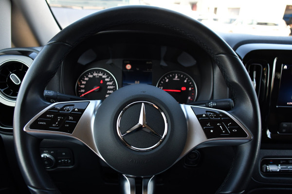 Mercedes-Benz Vito 116 CDI L2 Black Edition FACE LIFT, Camera, Cruise, Carplay, Leder, Automaat, 164pk, Trekhaak, Multimedia, Uniek!