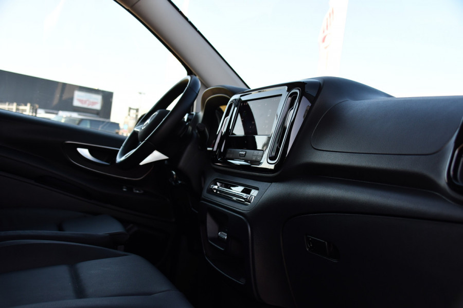 Mercedes-Benz Vito 116 CDI L2 Black Edition FACE LIFT, Camera, Cruise, Carplay, Leder, Automaat, 164pk, Trekhaak, Multimedia, Uniek!