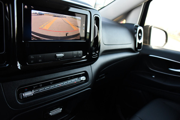 Mercedes-Benz Vito 116 CDI L2 Black Edition FACE LIFT, Camera, Cruise, Carplay, Leder, Automaat, 164pk, Trekhaak, Multimedia, Uniek!