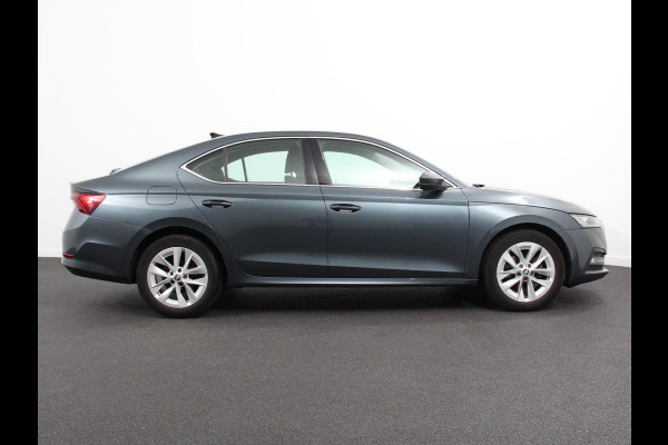 Škoda Octavia 1.0 e-TSI DSG Style | Navigatie | Apple Carplay/Android Auto | Adaptive Cruise Control | Camera | Climate Control | Digitale Cockpit | Stoelverwarming | Lichtmetalen Velgen