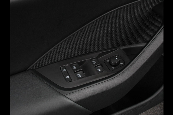 Škoda Octavia 1.0 e-TSI DSG Style | Navigatie | Apple Carplay/Android Auto | Adaptive Cruise Control | Camera | Climate Control | Digitale Cockpit | Stoelverwarming | Lichtmetalen Velgen