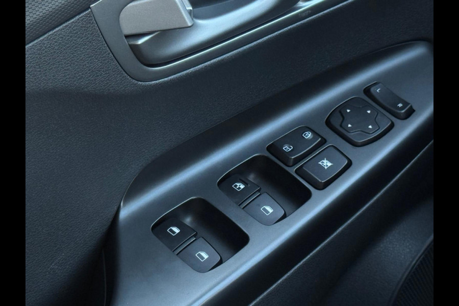 Hyundai Kona EV Comfort 64 kWh, achteruitrijcamera, SOH 100 % adaptief cruise, led verlichting, digitaal cockpit, NL auto met nap