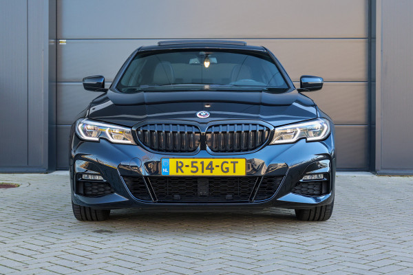 BMW 3-serie 330i M-Sport Business Edition Plus | NAP! | TOPSTAAT! | M-SPORT | PANO | LASER | MEMORY | H&K | CARBON INTERIEUR