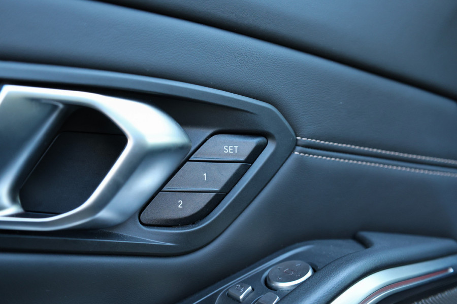 BMW 3-serie 330i M-Sport Business Edition Plus | NAP! | TOPSTAAT! | M-SPORT | PANO | LASER | MEMORY | H&K | CARBON INTERIEUR