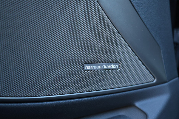 BMW 3-serie 330i M-Sport Business Edition Plus | NAP! | TOPSTAAT! | M-SPORT | PANO | LASER | MEMORY | H&K | CARBON INTERIEUR