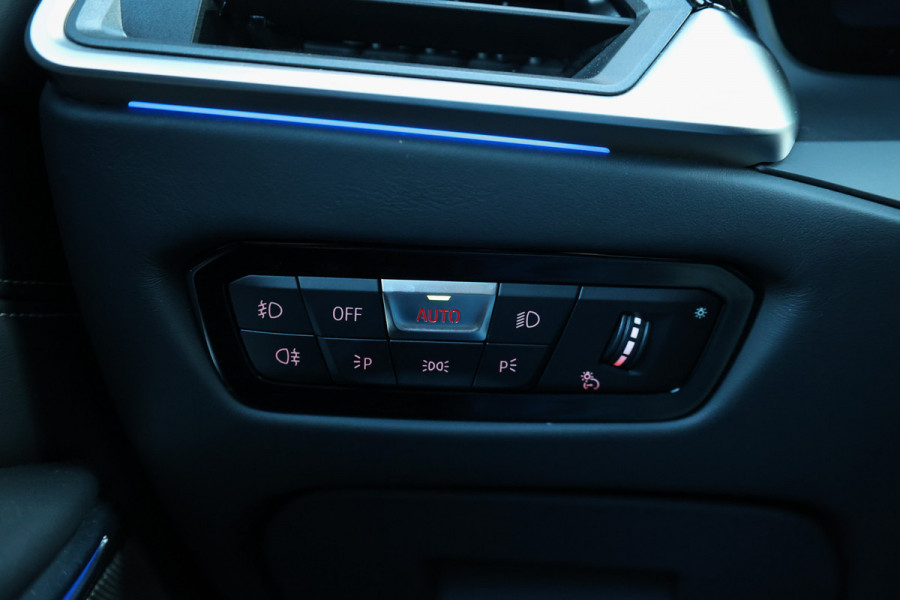 BMW 3-serie 330i M-Sport Business Edition Plus | NAP! | TOPSTAAT! | M-SPORT | PANO | LASER | MEMORY | H&K | CARBON INTERIEUR